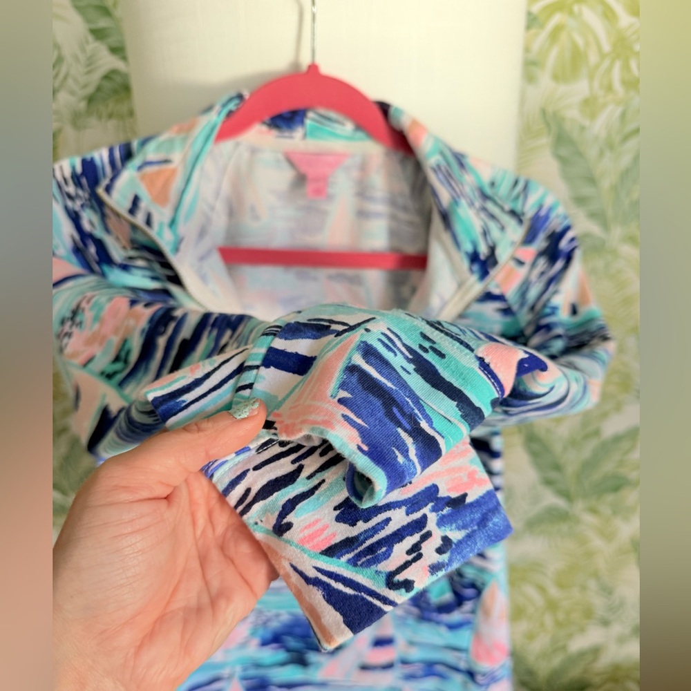 Women’s Lilly Pulitzer Skipper Popover in Pier Pressure. - Picture 5 of 9